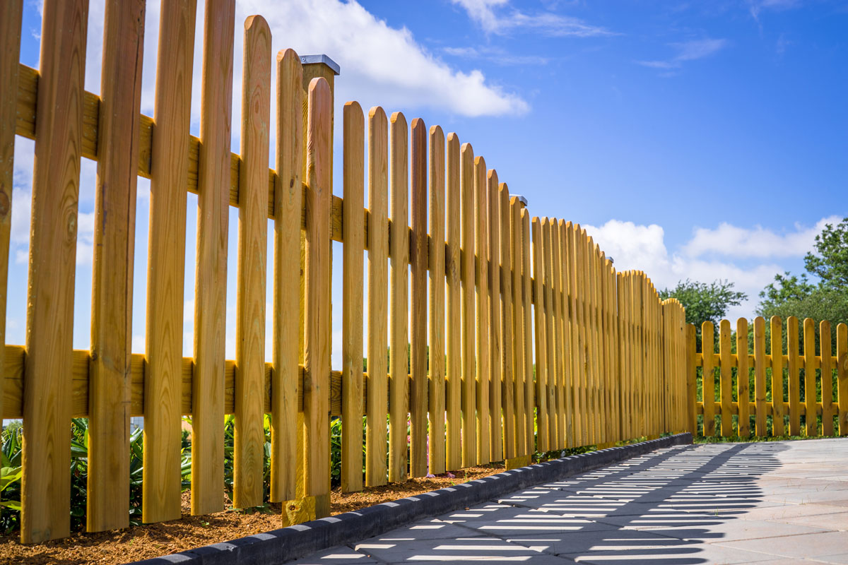 деревянный забор