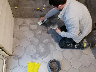 Затирка напольной мало габаритной плитки (соты)