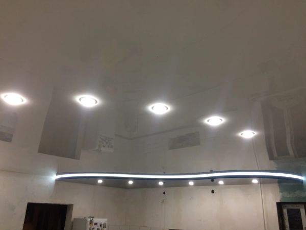 Двухуровневые потолки с подсветкой