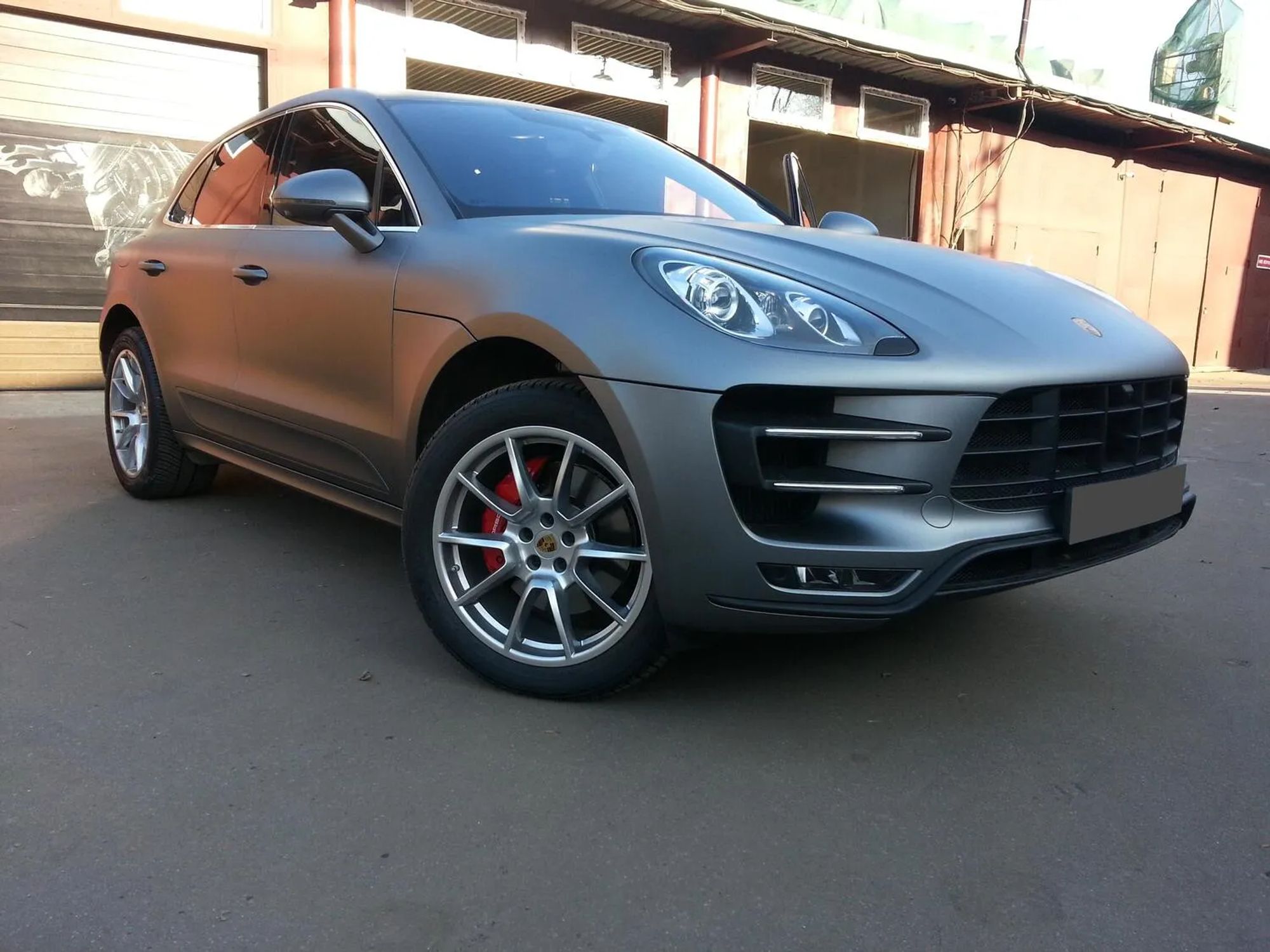 Porsche Cayenne в матовой пленке