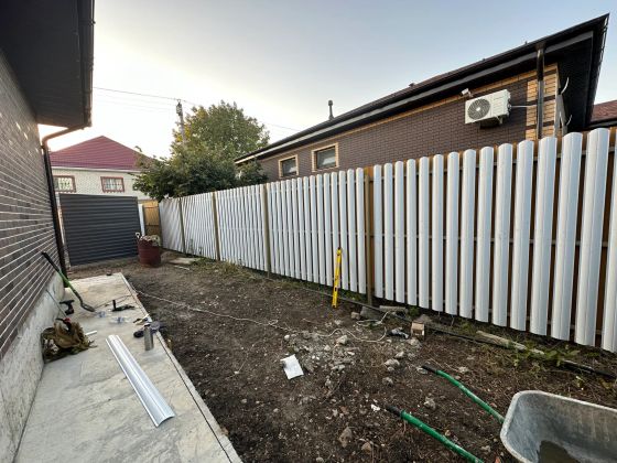 Строительство: монтаж опалубки и несущих конструкций