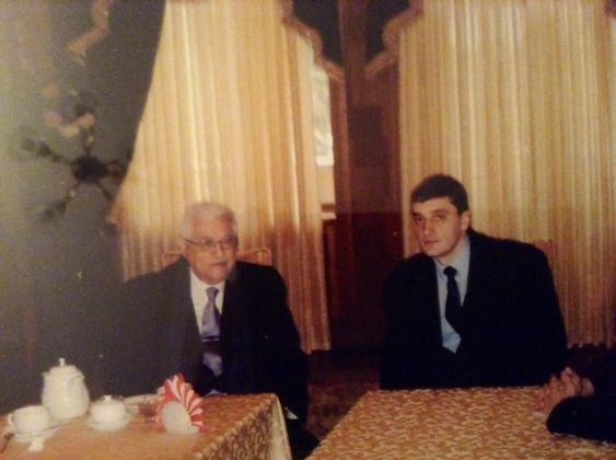 Работа в качестве переводчика с президентом Палестины Махмудом Аббасом 