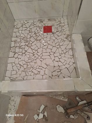 Душподон из сломанный плитки 