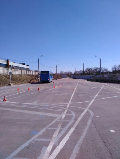 обучение, сдача экзамена на учебной площадке