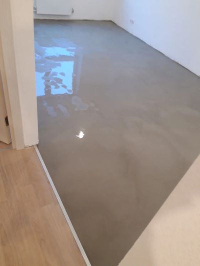 Наливной пол Unis горизонт в комнате 19м2