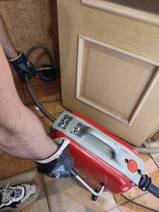 
Устранение засоров, засор, прочистка канализации, засор в домашних условиях, засор в трубе, засор в раковине, засор в унитазе, устранить засор, как прочистить засор, засор канализации, засор в ванной, засор на кухне, диагностика канализационных труб, разморозка труб, промывка канализации, аварийная прочистка канализации, сколько стоит прочистить засор, видеодиагностика труб,