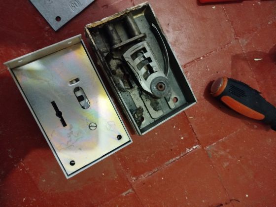 Ремонт замка сувальдного