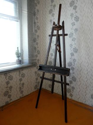 Мольберт 