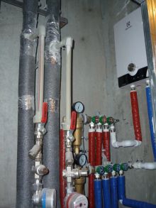 Монтаж коллекторной системы водоснабжения, установка проточного водонагревателя.2016