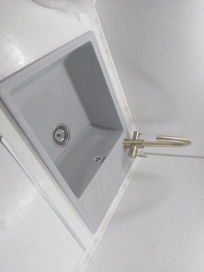 Установка раковины и смесителя 