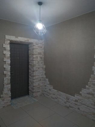 Стена для круглого зеркала.