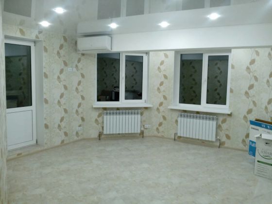 ремонт квартиры. гостинная. с несущей балкой