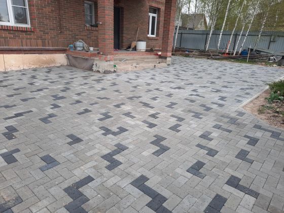 Укладка тротуарной плитки. 