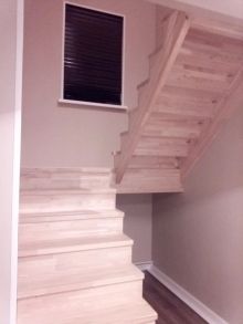 КП Десна, сборка деревянной лестницы по собственному проекту