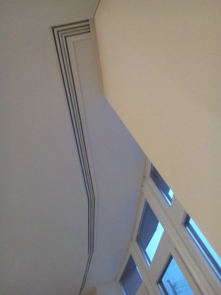 Гардина с натяжным потолком.
