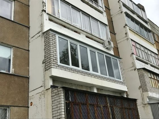 Балкон 6 метров остеклили пластиковыми окнами за 1 день