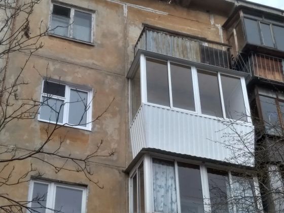 Балкон с выносом и отделкой