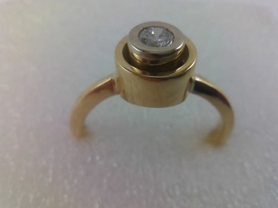 Кольцо: золото, бриллиант