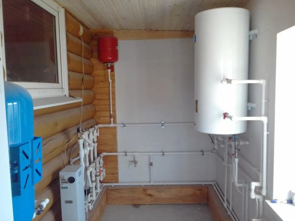 Перенос котельного оборудования ( эл. котел и газовый котел), в построенную котельную, из полипропилена. С установкой бойлера косвенного нагрева.