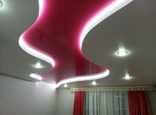 2х уровневый натяжной потолок с подсветкой 
