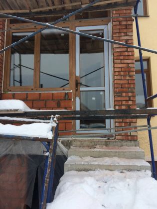 Остекление веранды, входная группа