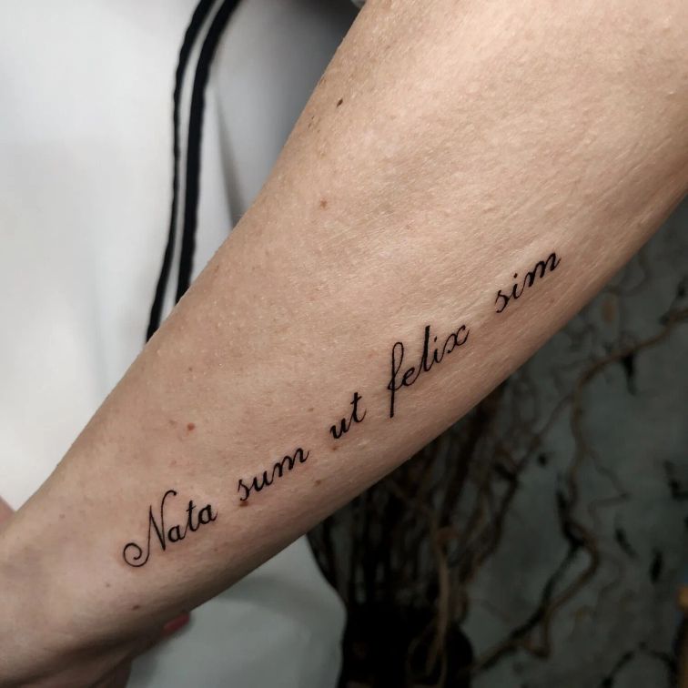 Идеи татуировок с надписями для мужчин