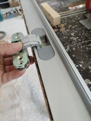 Врезка скрытых петель в алюминевый профиль 4 