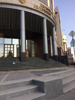 Установка антиобледенительной системы на открытой площадке Верховного суда РТ