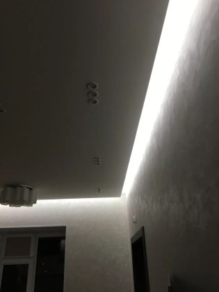 Монтаж светодиодной ленты на профиль.