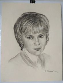 Портрет по фото; угольный карандаш, бумага