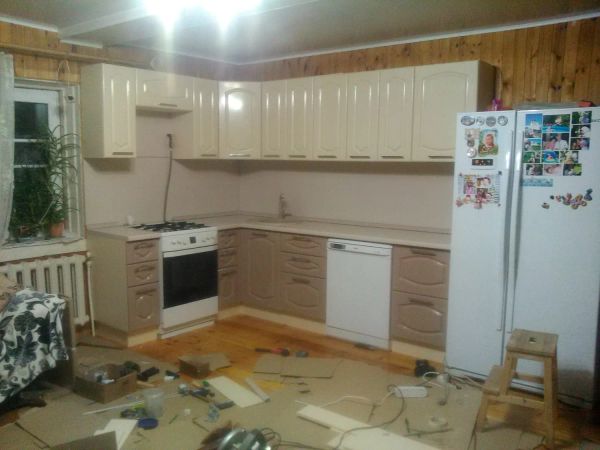 Кухонный гарнитур с подключением техники