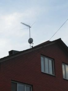 Установка эфирной и спутниковой антенн в частном доме