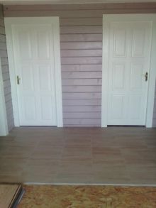 Установка дверей, дверного добора, укладка половой плитки на цсп, покраска дверей