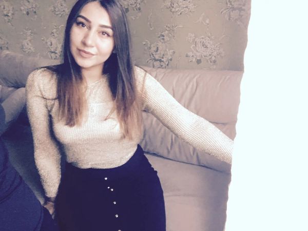 Юбка: трикотажная с пуговичками по центру,Кофта в сетку,топ: трикотажный 