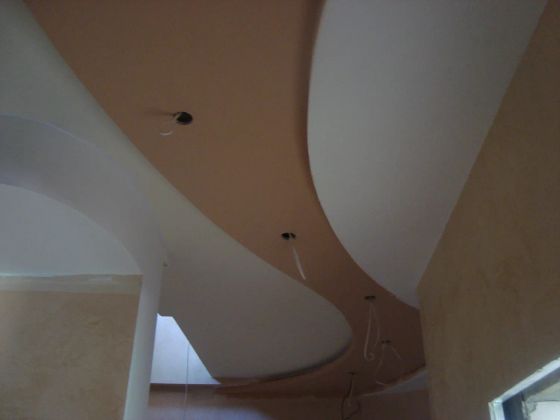 потолки из гипсокартона в трёх уровнях