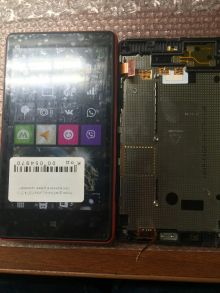 Замена дисплейного модуля и восстановление материнской платы после попадания влаги на смартфоне Nokia Lumia 720