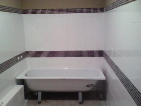 Ремонт ванной,установка ванны и кладка кафеля и кладка мозаики!