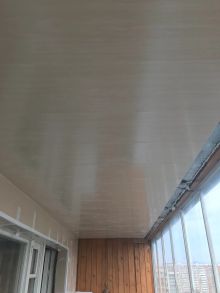 Обшивка балкона ПВХ-панелями
