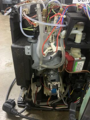 Delonghi ESAM 4500 сгорел тен на бойлере. Замена бойлера целиком