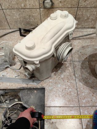 Установка канализационного насоса.