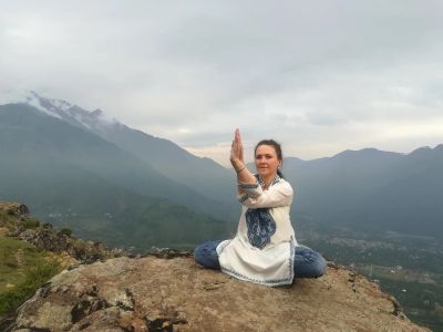 Гарудасана, Гималаи