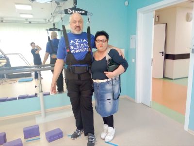 Инсульт молодой мужчина сейчас живёт нормальной жизнью 