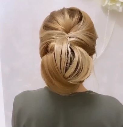 Парикмахер за работой: стрижка и уход за волосами