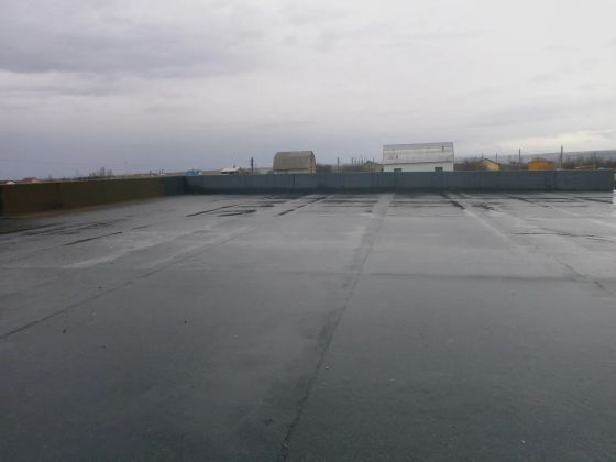 Готовая плоская крыша из СИП панелей покрытая БПМ