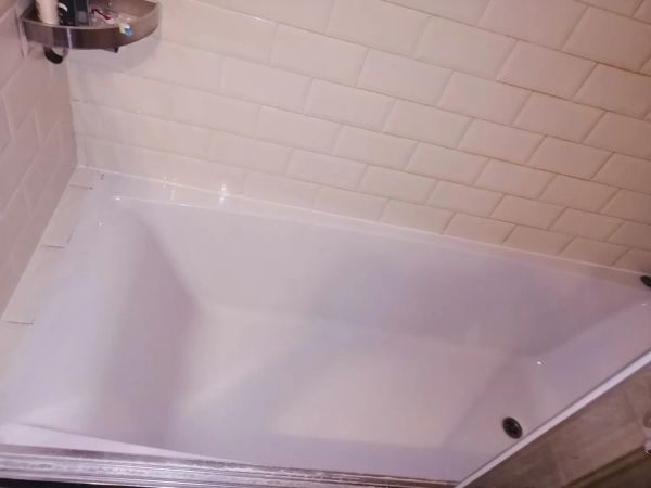 Герметизация ванны санитарный герметик ом, обработка швов от плесени 