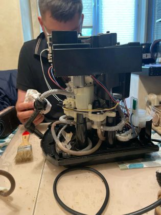 Замена манжеты и колец заварочного узла. Кофемашина протекала