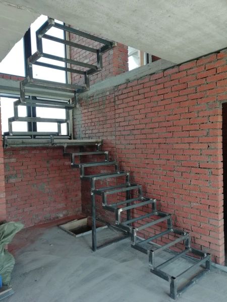 Металлическая лестница 