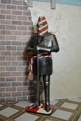  Рыцарь Герланд.  Интерьерная скульптура из металла Рост 188см.