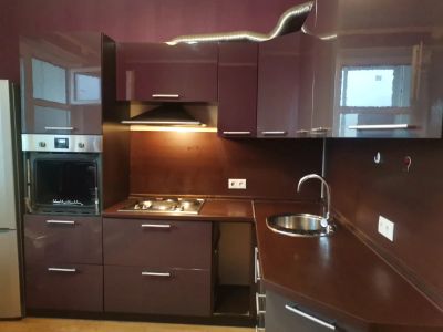 Вот кухня после уборки ей блестит