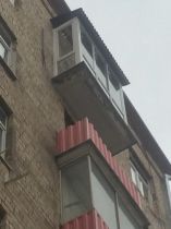 Монтаж лоджии с потолка до пола с крышей 